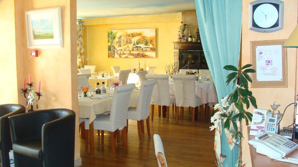 Auberge De Marville ภายนอก รูปภาพ